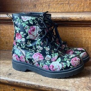 Floral Black Lace-Up Women's Boots
